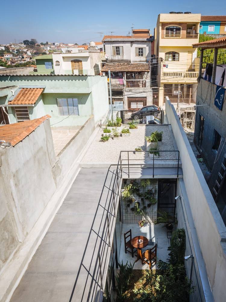Before - After: Nhà cấp 4 xuống cấp nghiêm trọng bỗng hóa tổ ấm sáng bừng với khoảng vườn bên hông như vỗ về xúc cảm