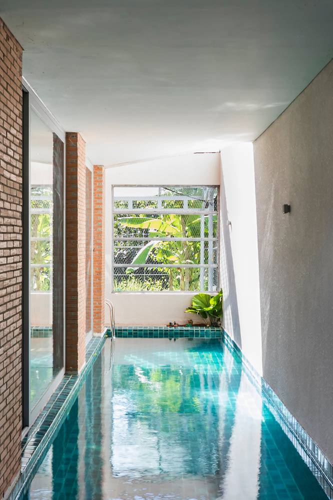 Giữa Sài Gòn có một căn nhà phố xanh mát từ trong ra ngoài mang tên hà house