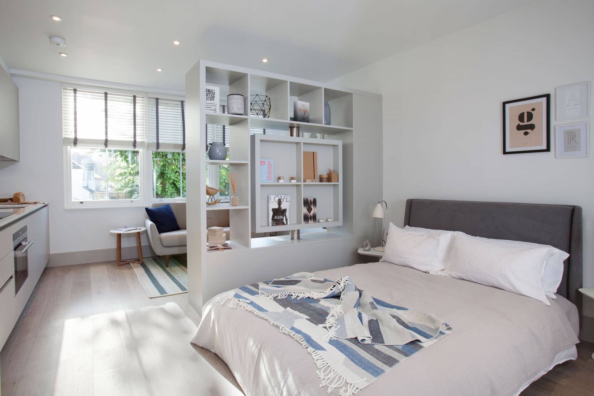 Việc chia phòng ngủ có thể giúp gia đình bạn tạo ra môi trường sống đa năng, vừa có không gian chung, vừa riêng tư. Tương lai dành cho ngôi nhà của bạn sẽ trở nên sáng sủa hơn - hãy cùng theo dõi những hình ảnh nhé.
