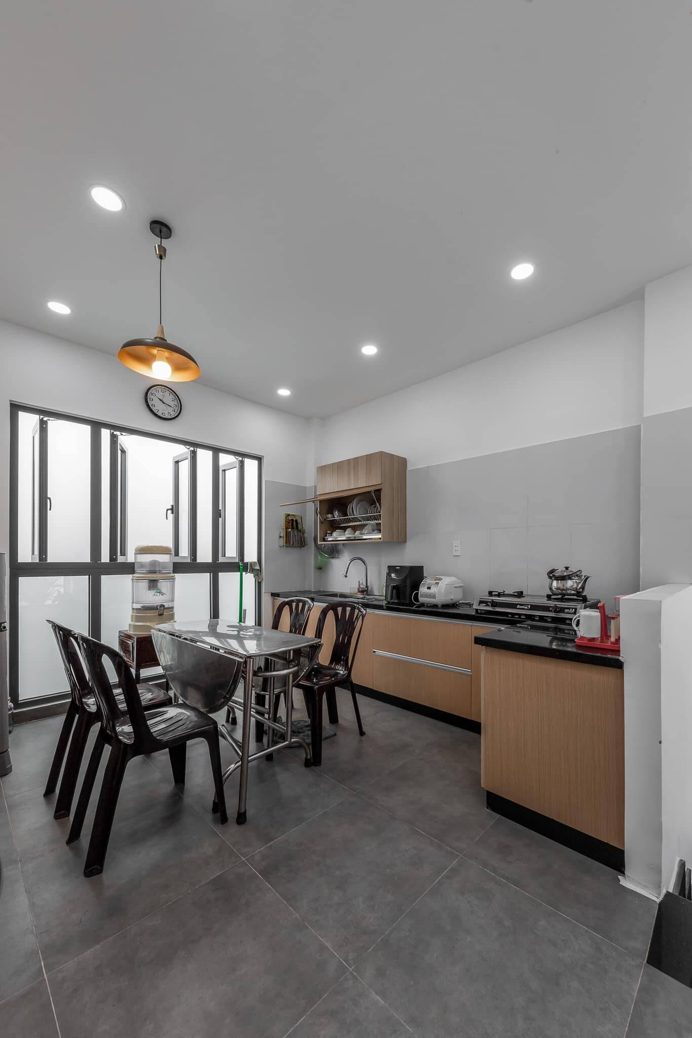 Ngôi nhà ống hẹp 3.6m đi theo hướng