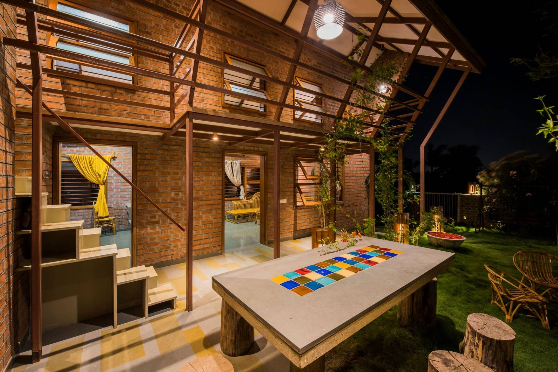 Palasvada Residence - Ngôi nhà gạch đỏ, mái vát, và những khoảng xanh tươi mát chan hòa với thiên nhiên