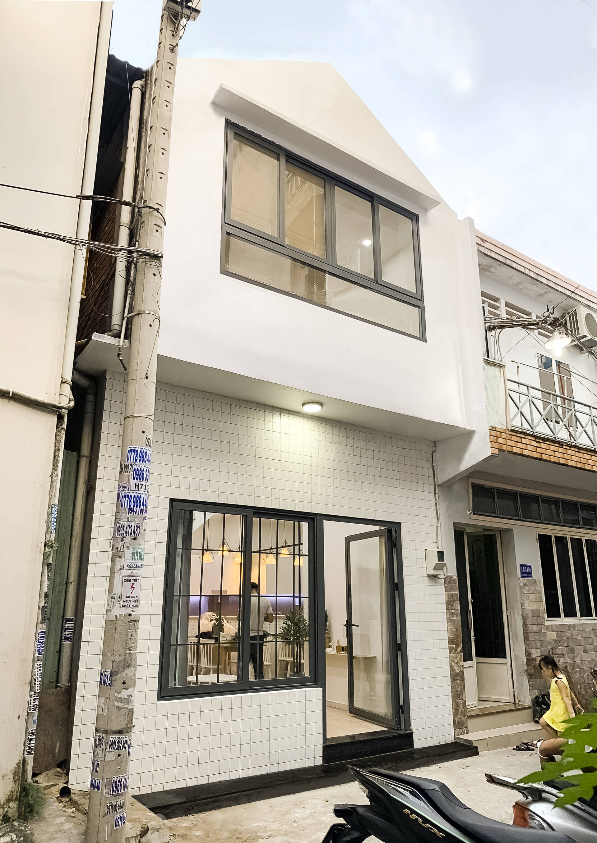 Cải tạo căn nhà 52m2 tăm tối, bí bách thành không gian rộng thoáng, tiện nghi bất ngờ