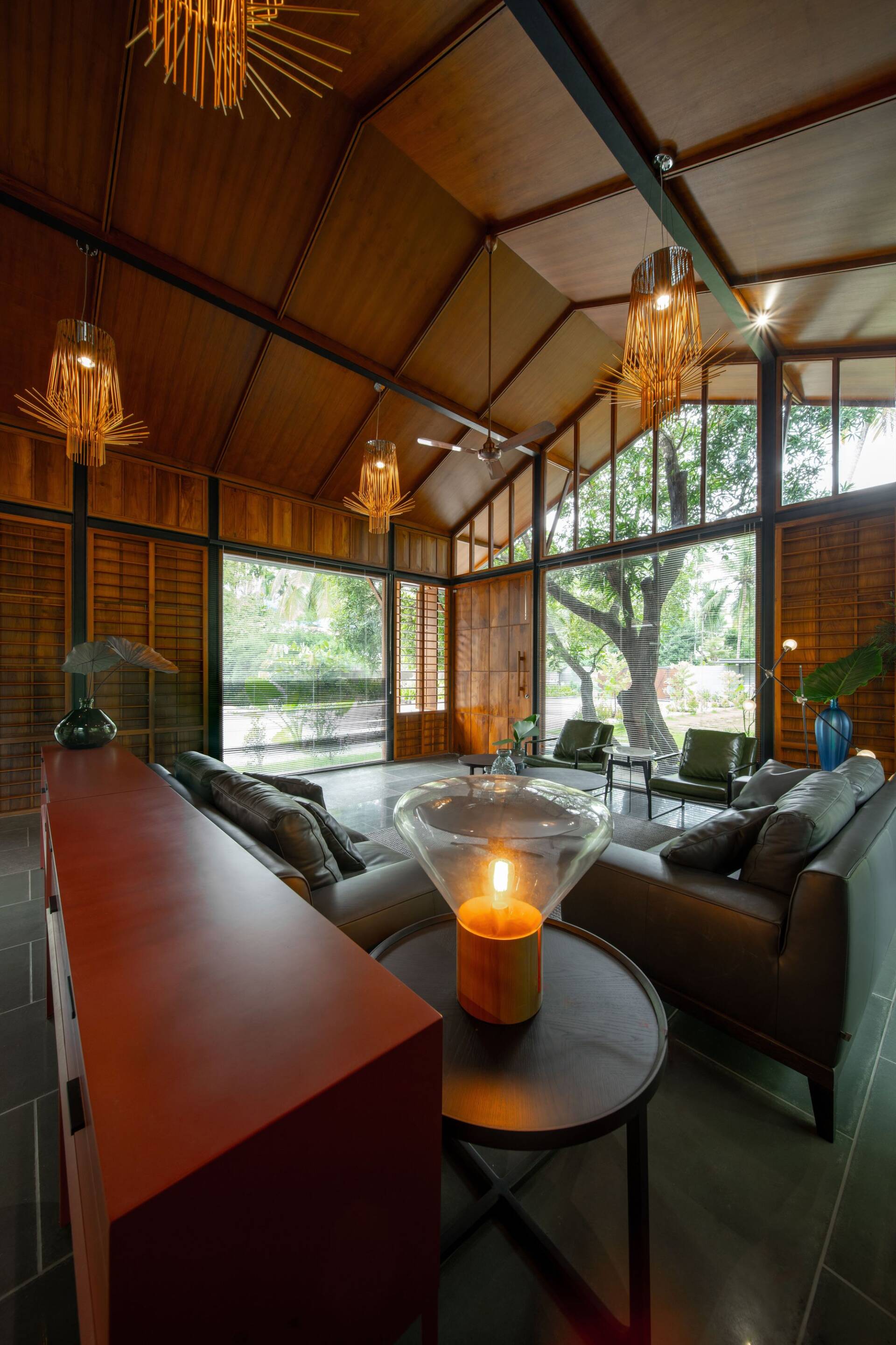 Overture House rộng 929m2 tọa lạc tại Payyoli Kerala