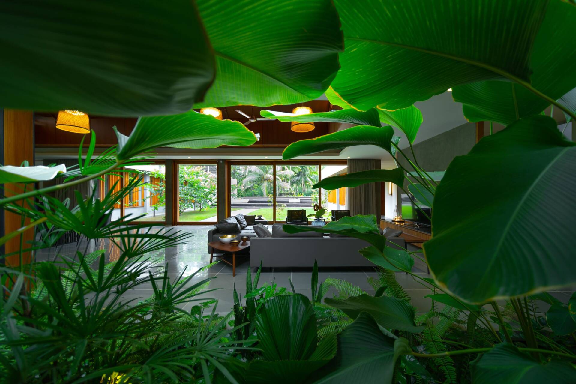 Overture House rộng 929m2 tọa lạc tại Payyoli Kerala