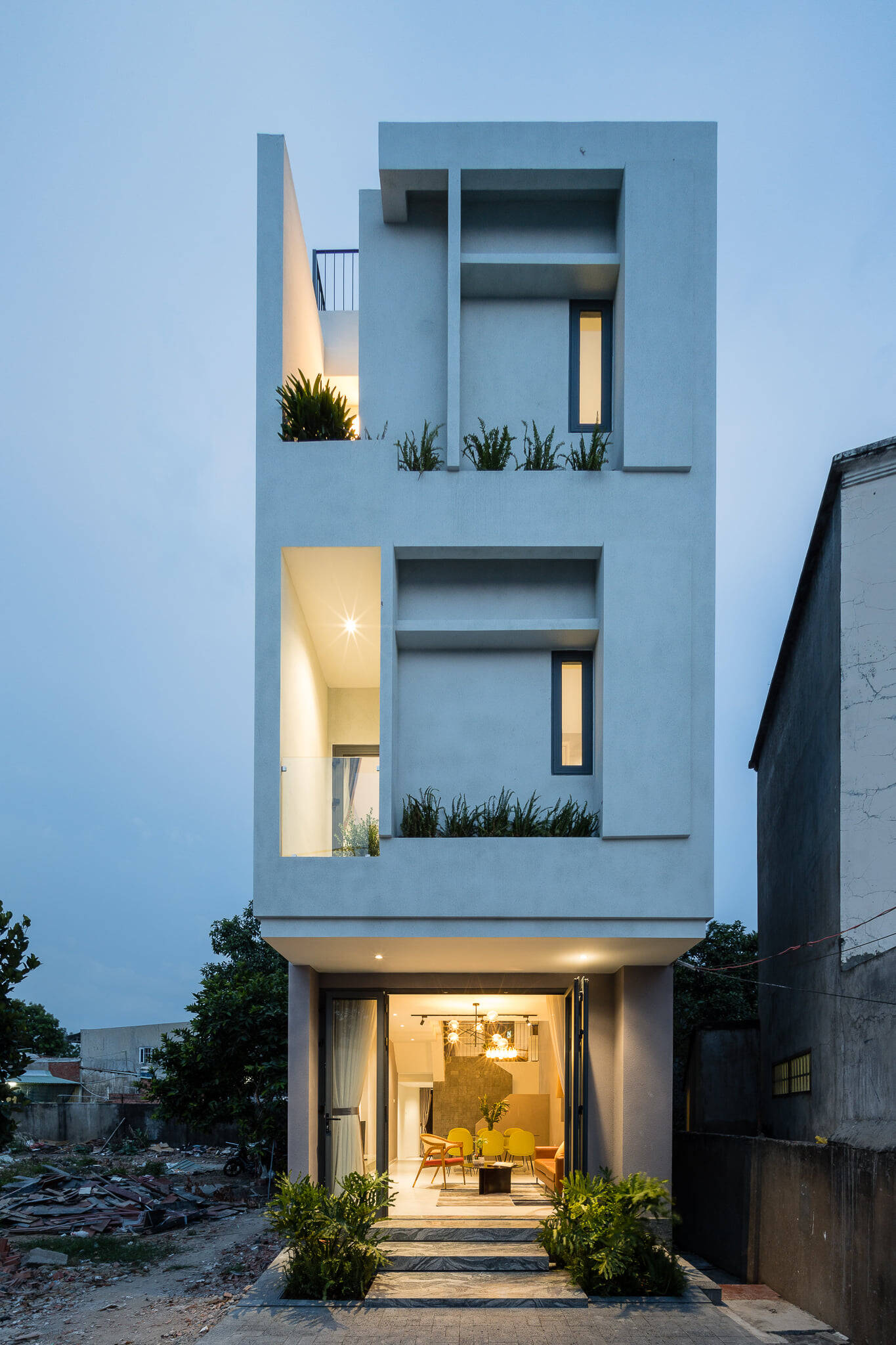 Huyền House