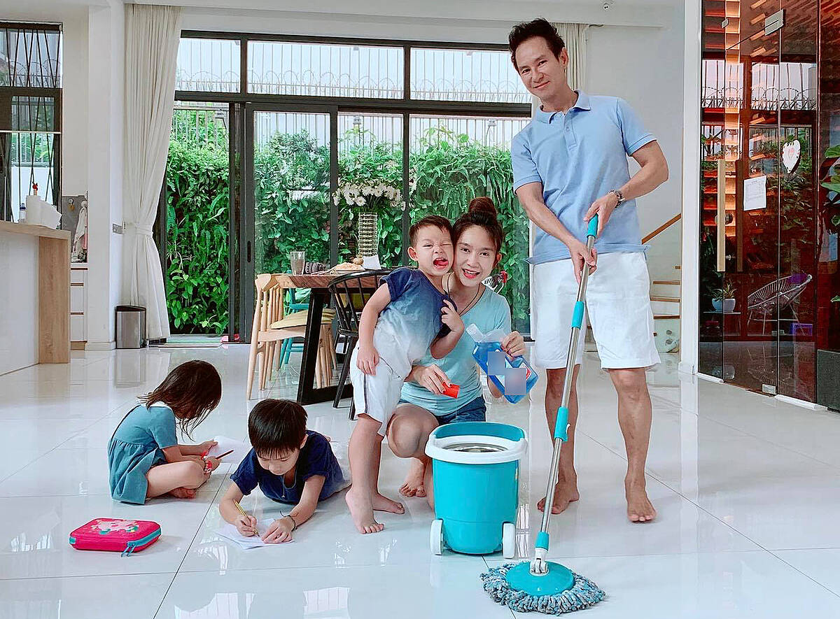 Rời bỏ ngôi nhà 2 triệu đô, vợ chồng Lý Hải - Minh Hà chuyển hẳn ra căn nhà vườn ở ngoại thành sinh sống