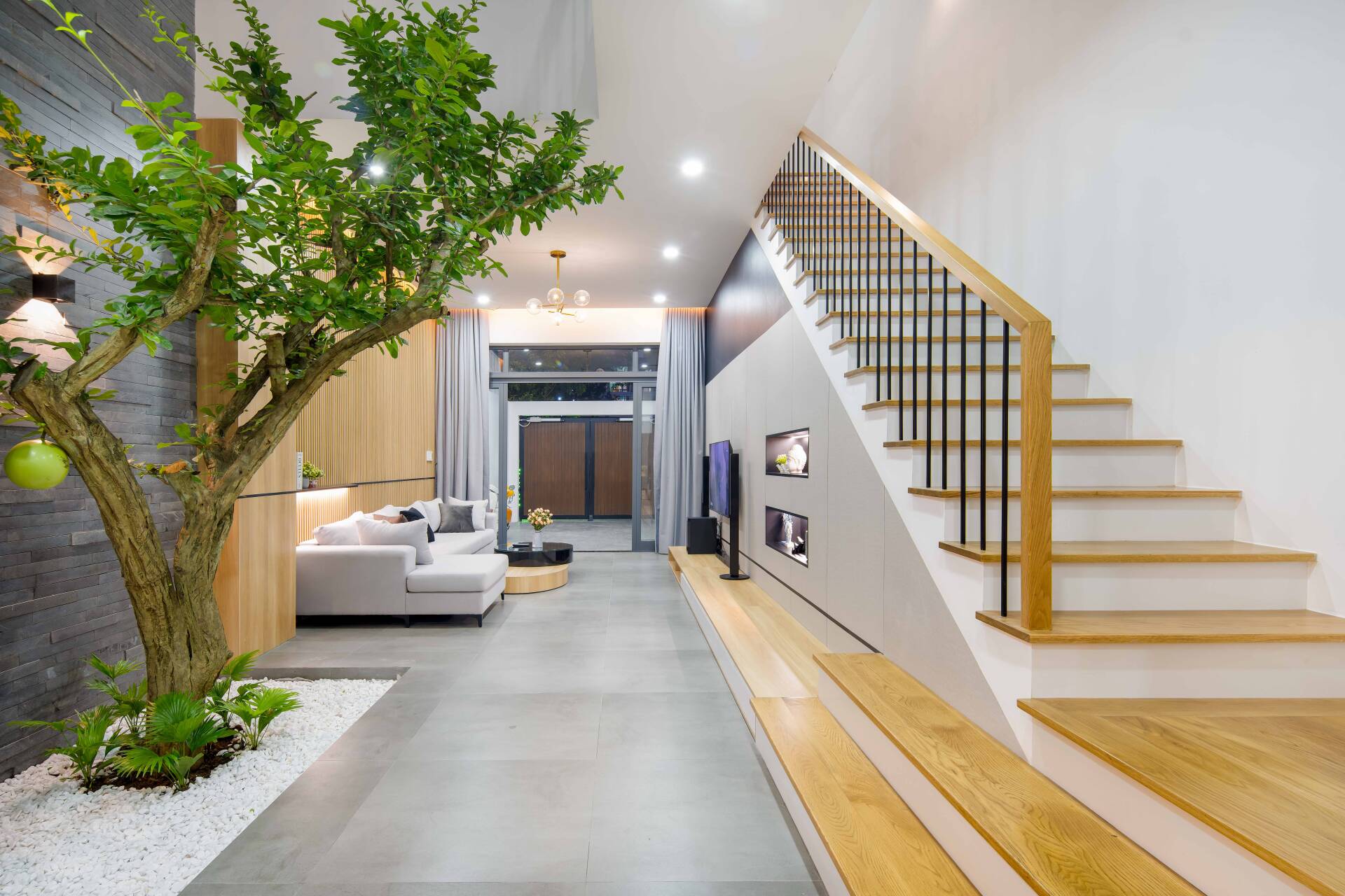 T House - Nhà ống 5x20 thiết kế hợp lý của gia chủ thuộc mệnh Thủy