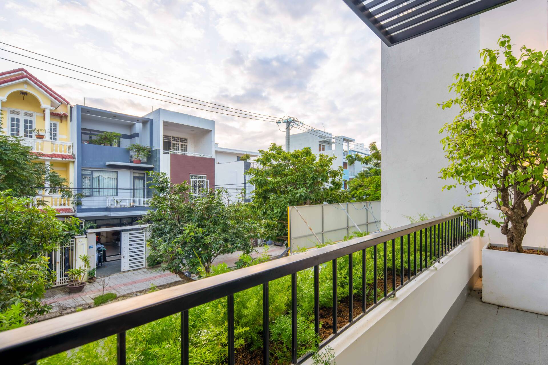T House - Nhà ống 5x20 thiết kế hợp lý của gia chủ thuộc mệnh Thủy