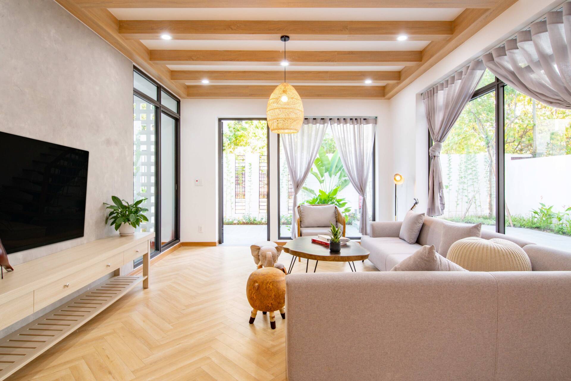Tổng hợp 5 thiết kế nhà 3 tầng hiện đại, có nhà đẹp lung linh như resort 5 sao