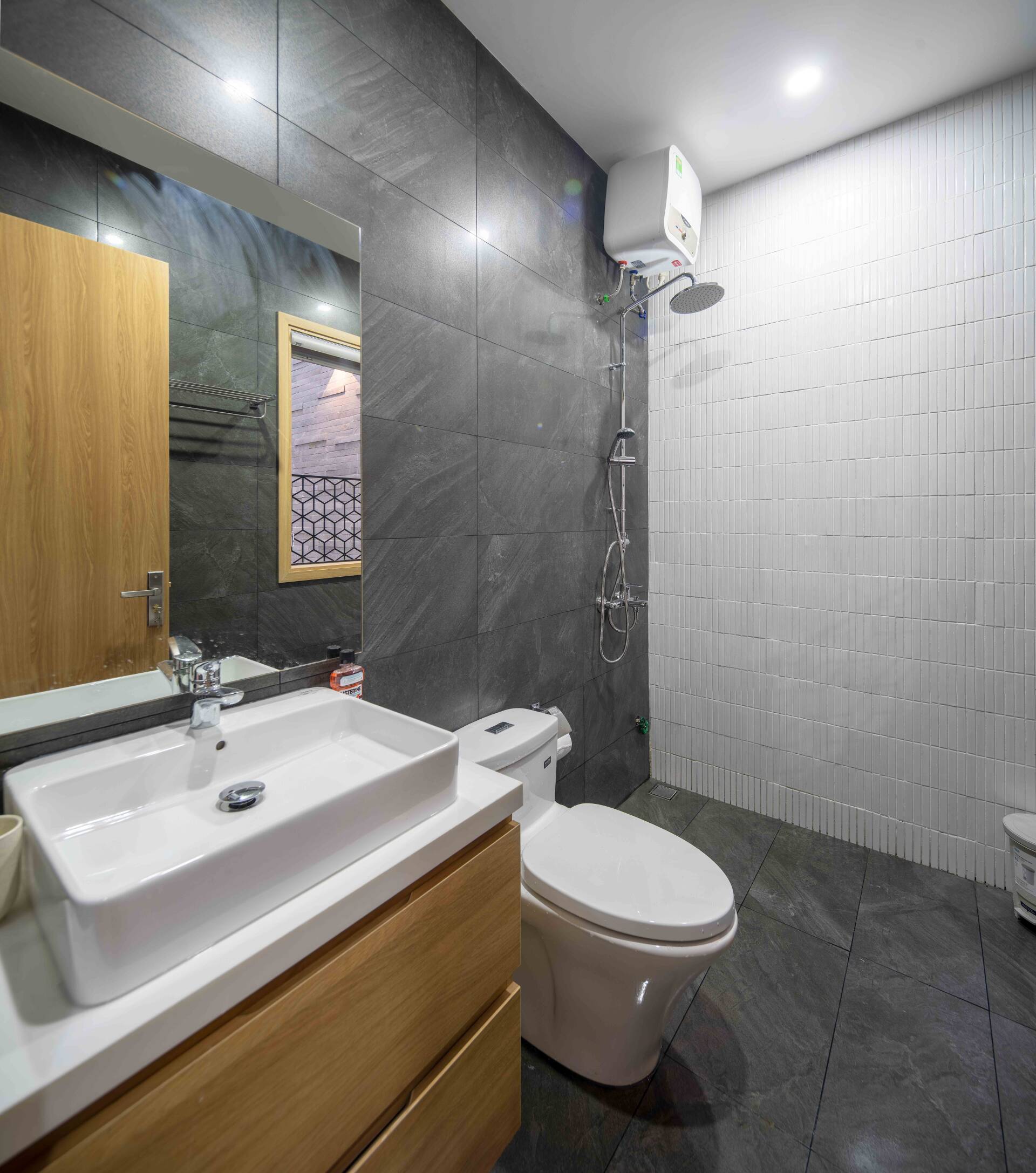 T House - Nhà ống 5x20 thiết kế hợp lý của gia chủ thuộc mệnh Thủy