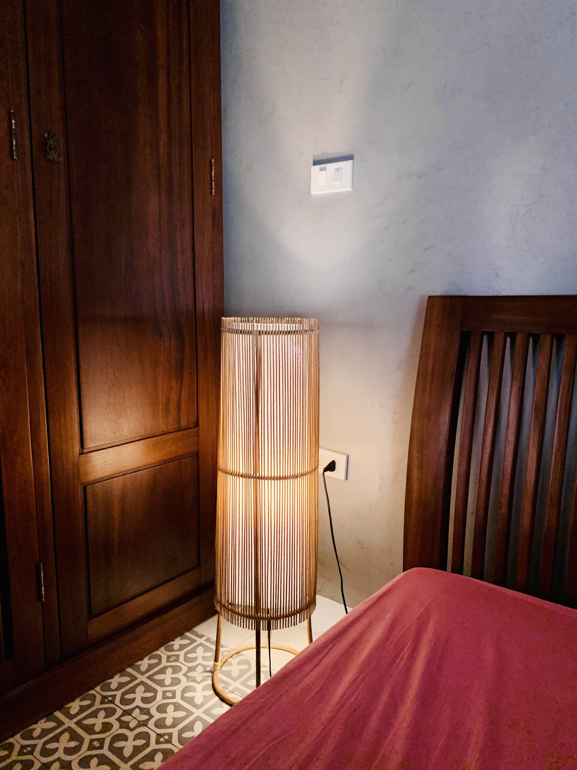 Căn nhà 4 tầng của gia đình nhỏ khiến hai cô con gái phải thốt lên: 