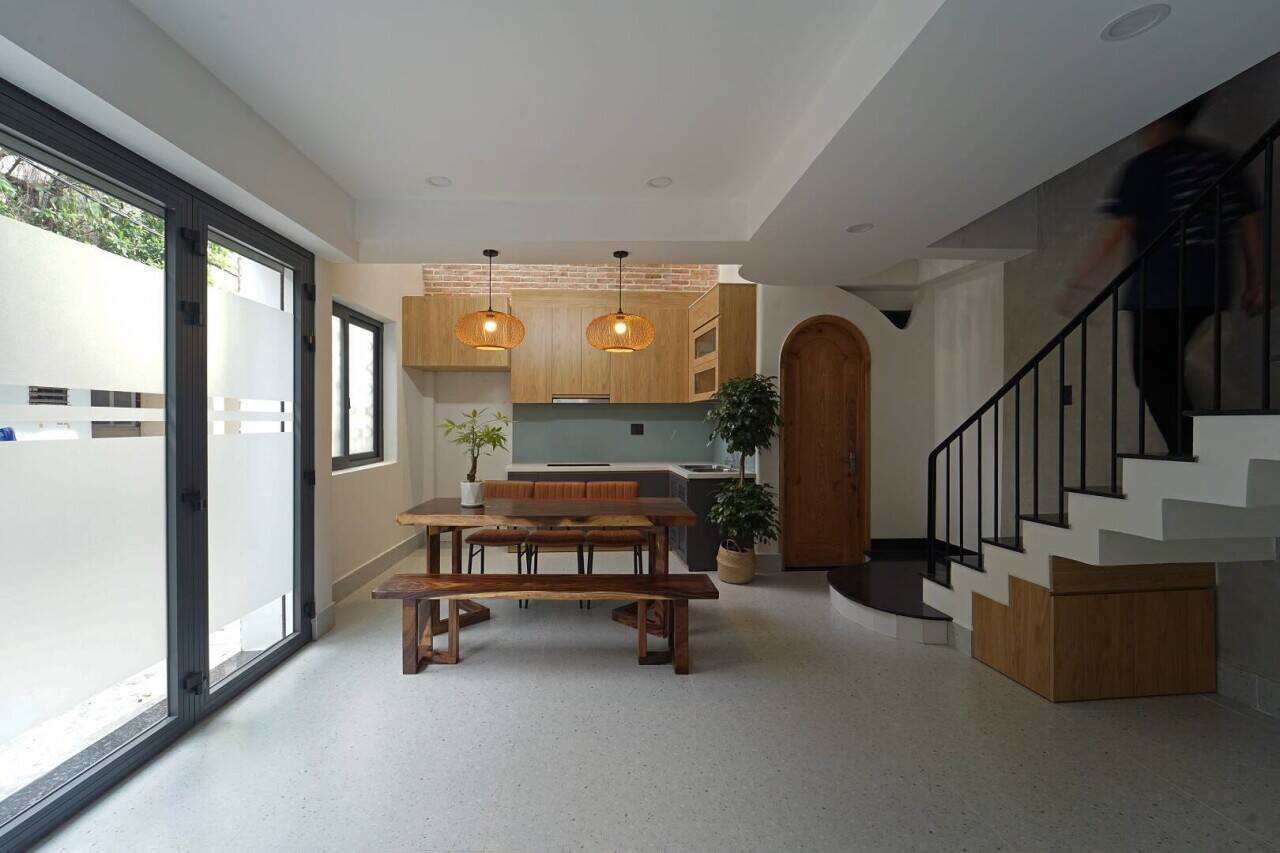 alt='Chưa rộng tới 50m2, 5 nhà Việt sau vẫn sở hữu những khoảng xanh mát và công năng tiện nghi bất ngờ'