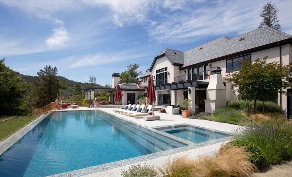 Bên trong dinh thự 10.000m2