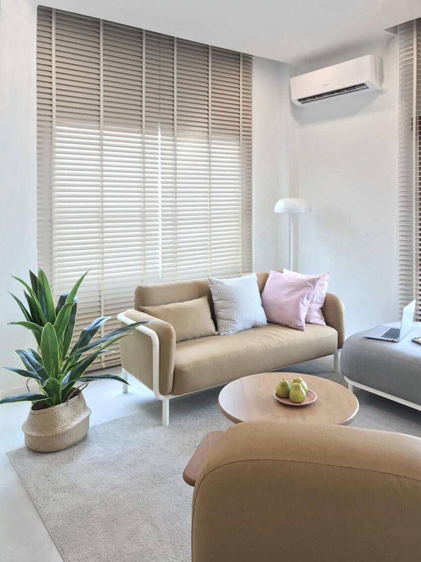 Ngôi nhà nhỏ 1 tầng thiết kế theo phong cách hiện đại, nhấn mạnh sự tối giản và thoải mái