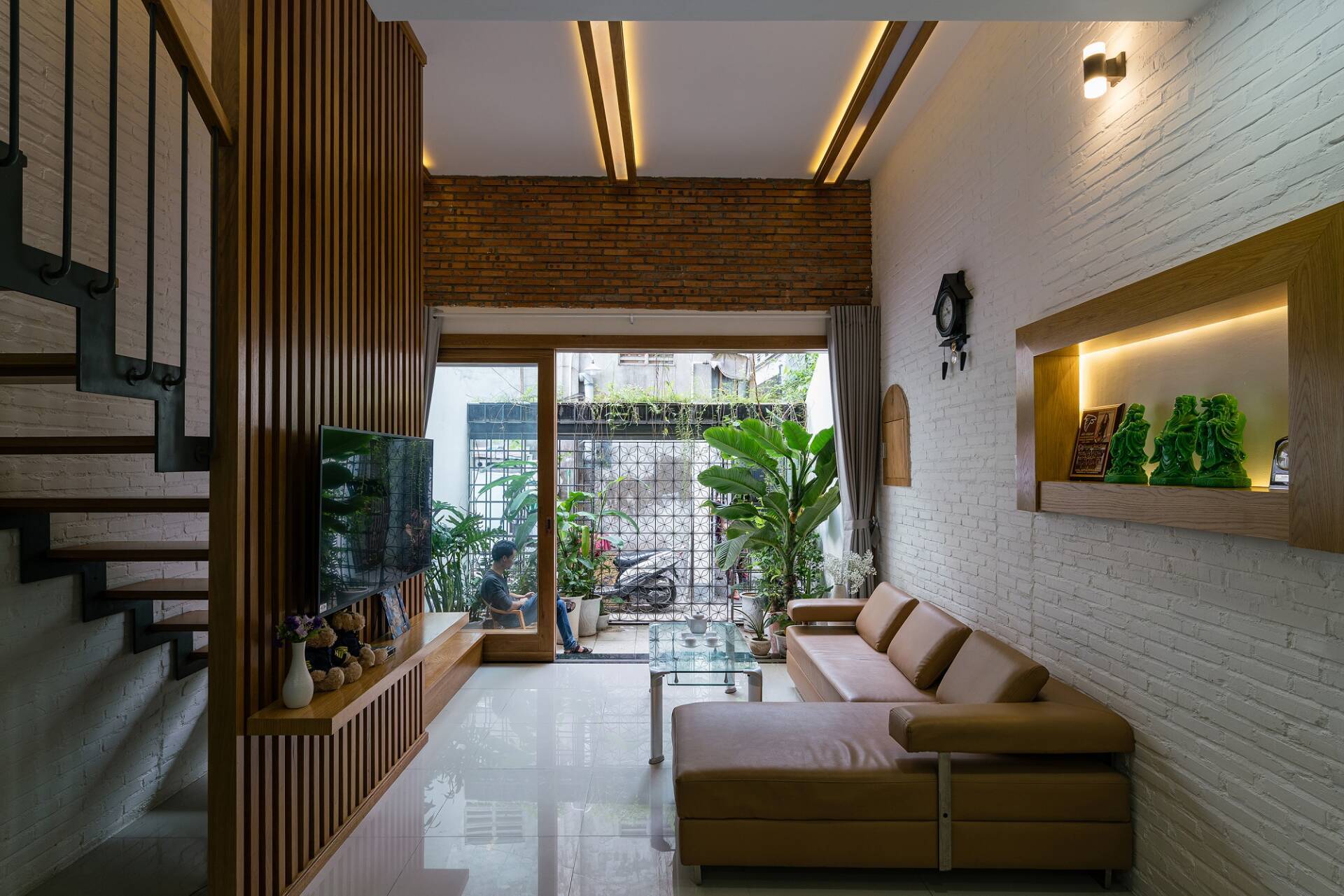 alt='Chưa rộng tới 50m2, 5 nhà Việt sau vẫn sở hữu những khoảng xanh mát và công năng tiện nghi bất ngờ'