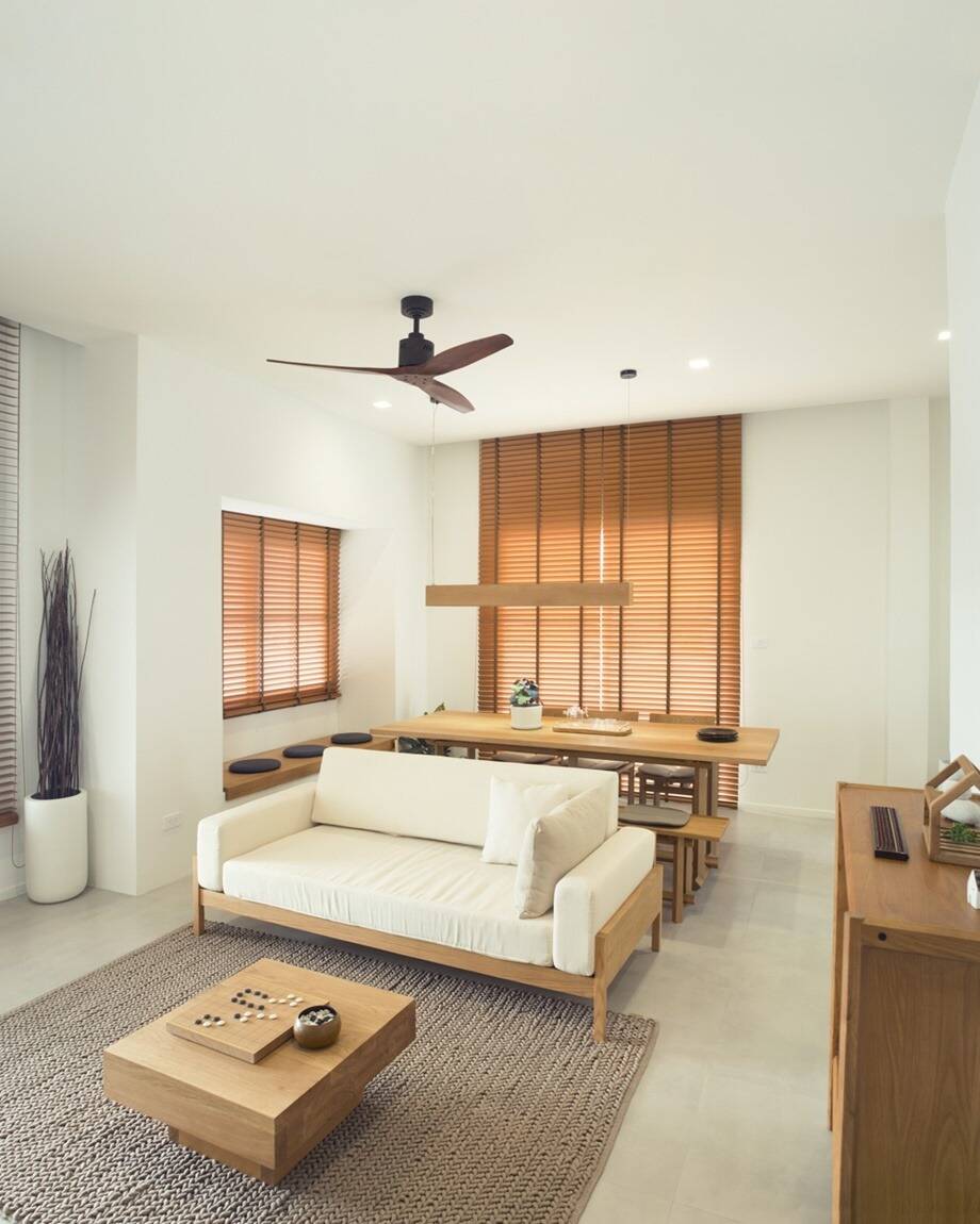 Ngôi nhà nhỏ 1 tầng thiết kế theo phong cách hiện đại, nhấn mạnh sự tối giản và thoải mái