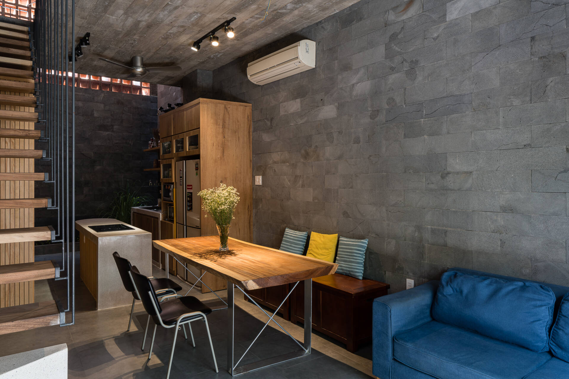 alt='Chưa rộng tới 50m2, 5 nhà Việt sau vẫn sở hữu những khoảng xanh mát và công năng tiện nghi bất ngờ'
