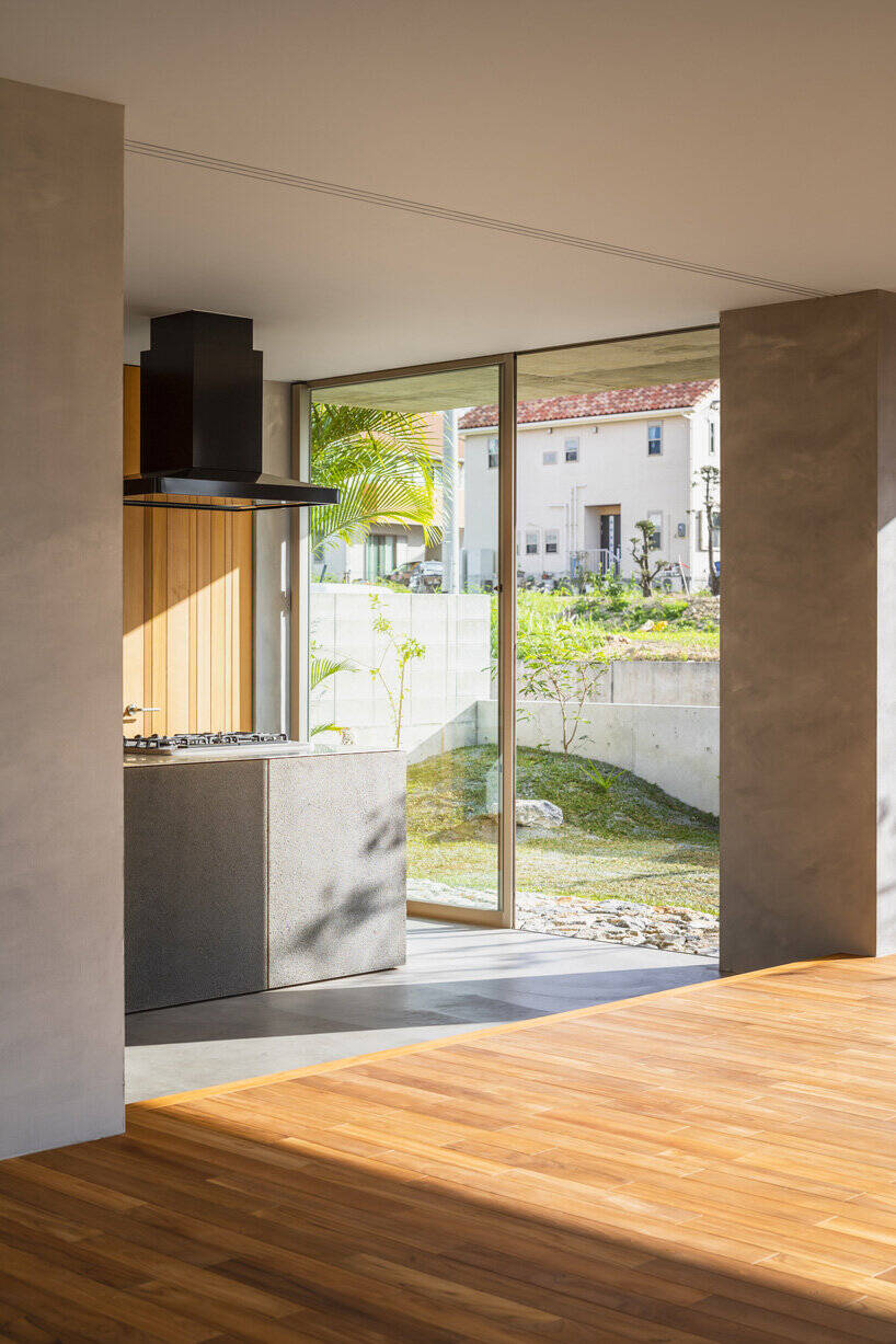 House in Nakagusuku thiết kế sân vườn và lớp 