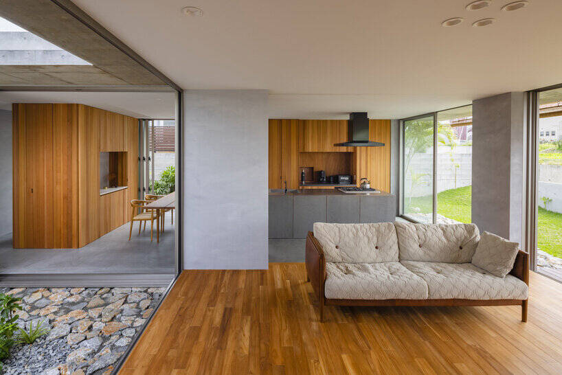 House in Nakagusuku thiết kế sân vườn và lớp 