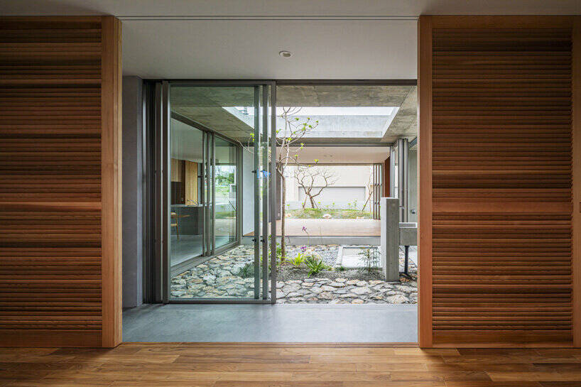 House in Nakagusuku thiết kế sân vườn và lớp 