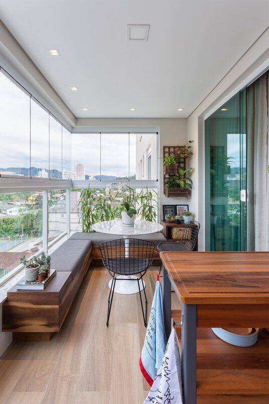20 mẫu thiết kế ban công rộng từ 5m2 - 10m2, mở ra cả khoảng trời rộng thoáng cho căn nhà