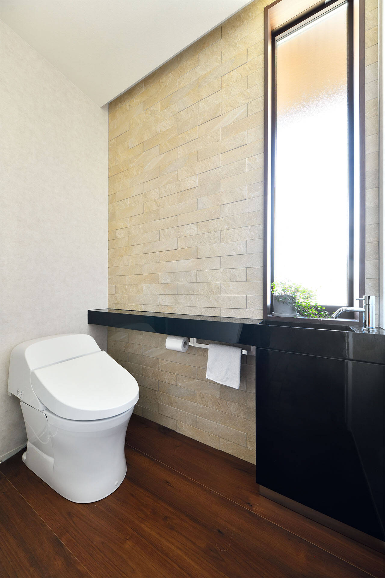 Cuộc sống yên bình bên ngôi nhà đồng quê đầy thơ mộng của vợ chồng người Nhật