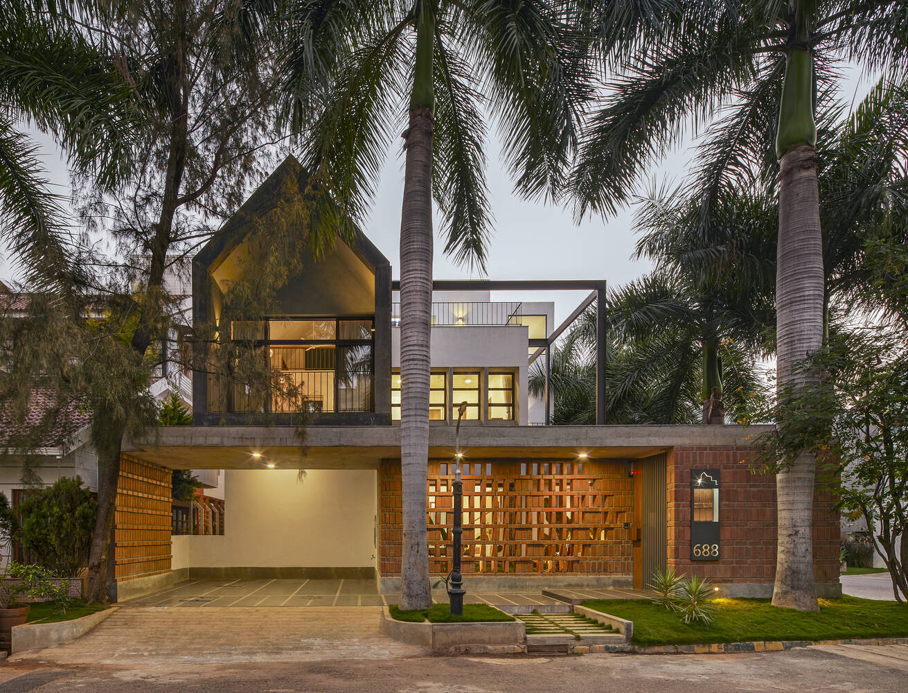 Ngôi nhà 565m2 thanh bình và rộn rã tiếng cười của gia đình 3 thế hệ