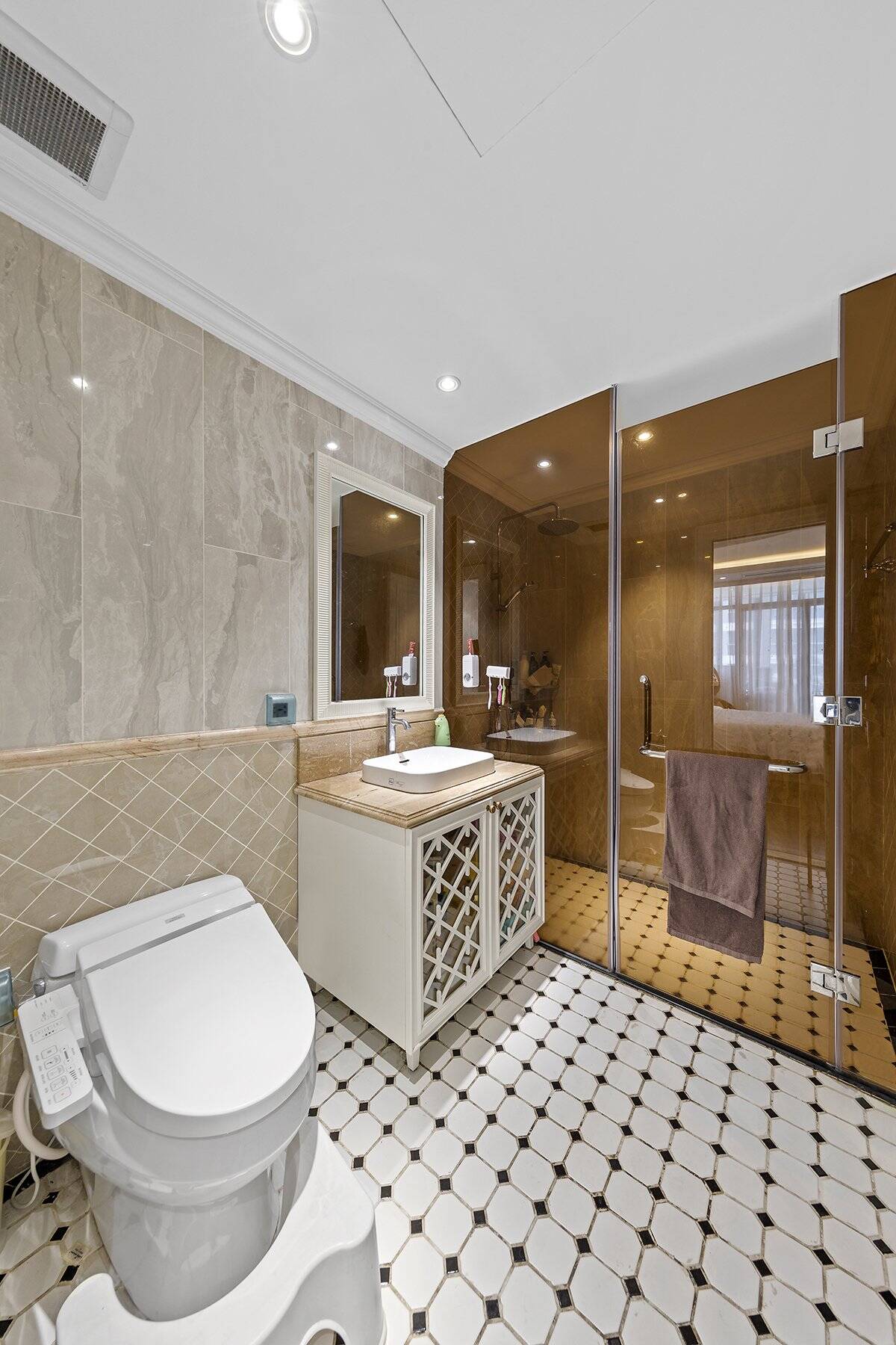 Căn hộ 188m2 khiến gia chủ dù