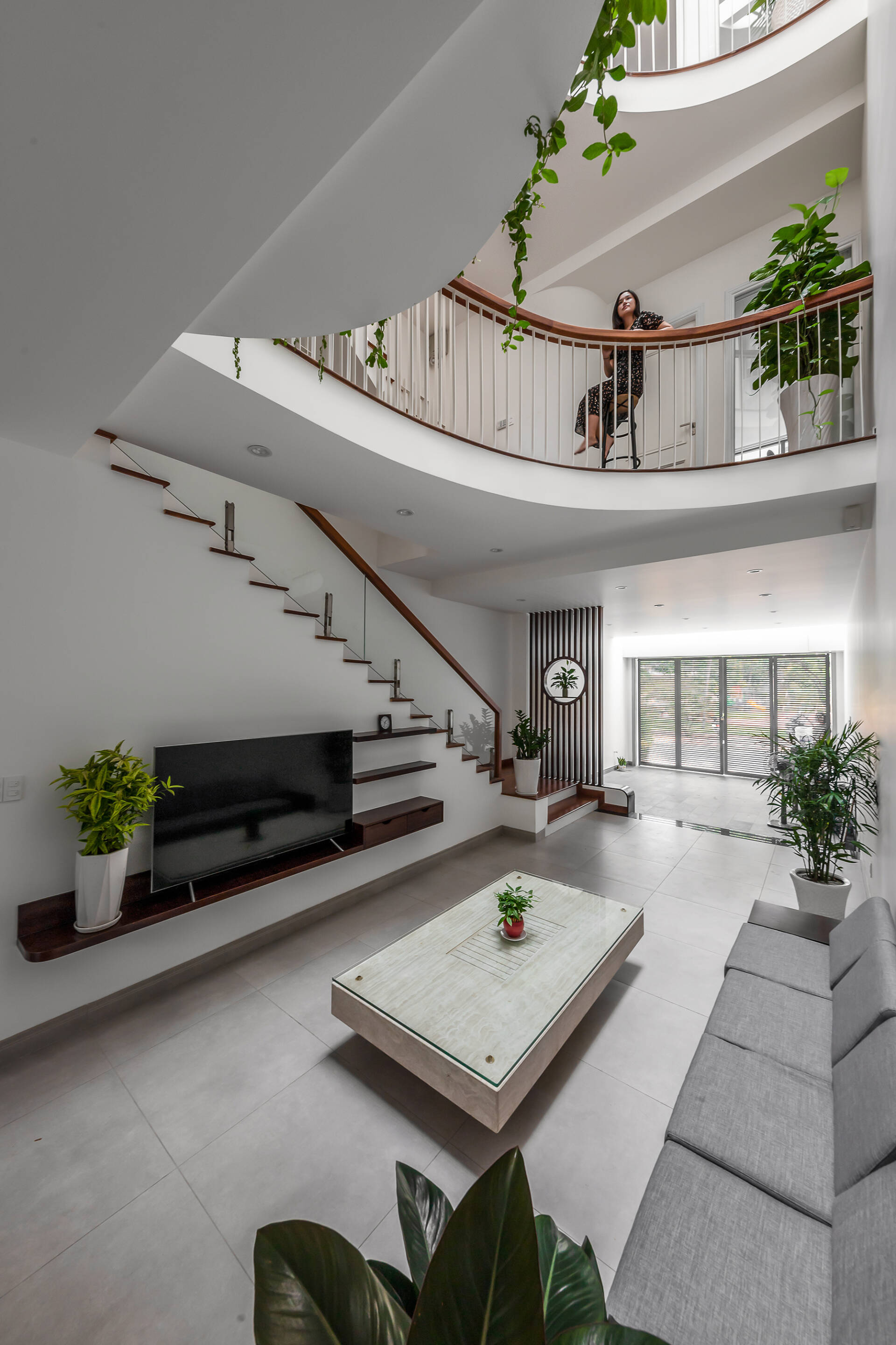 Tổng hợp 7 mẫu nhà 5x20 sở hữu thiết kế hiện đại, linh hoạt, đề cao không gian gắn kết gia đình