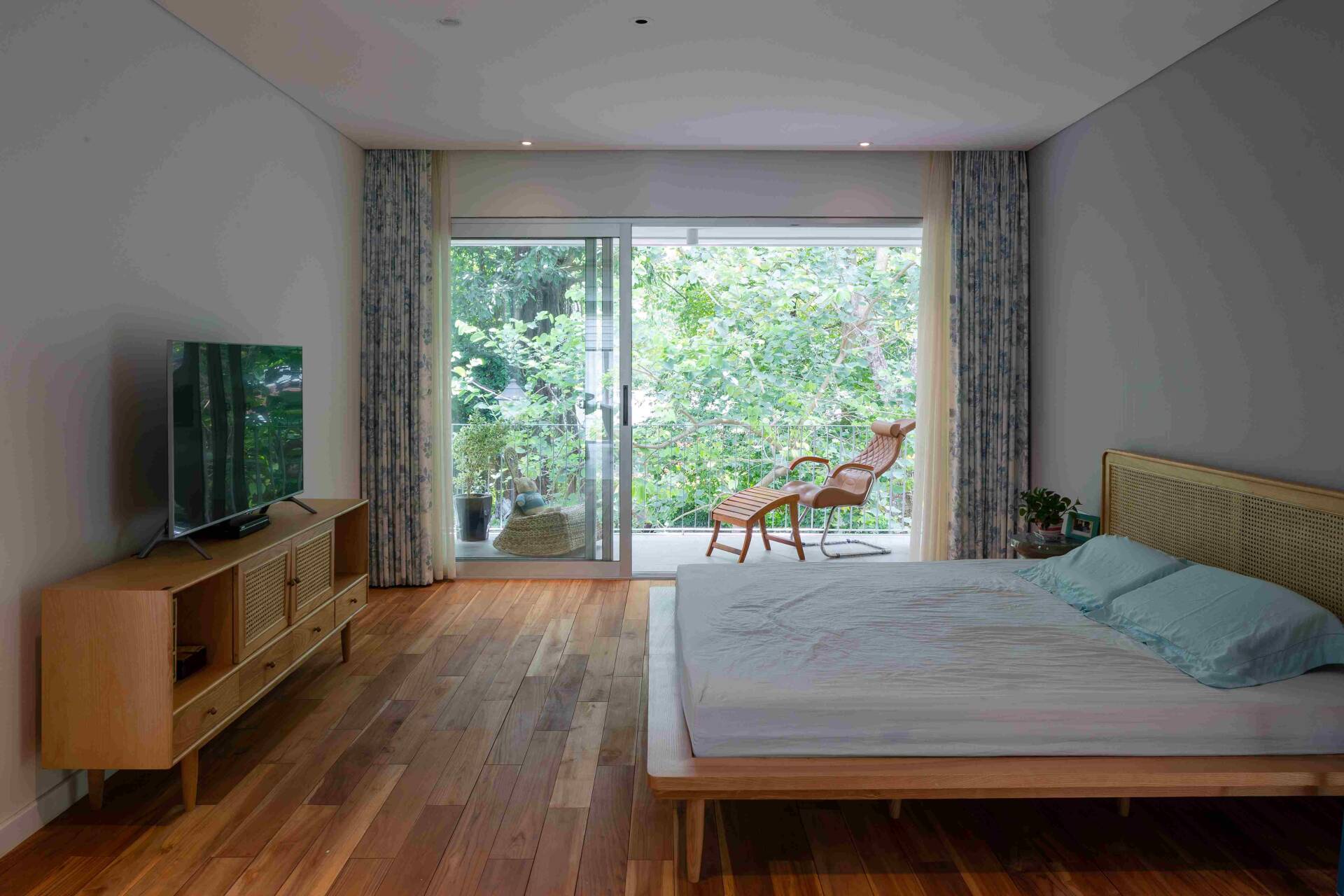 Gia chủ Hà nội rời trung tâm thành phố và xây nhà 220m2 ở ngoại ô, mỗi ngày trôi qua đều an nhiên và tự tại