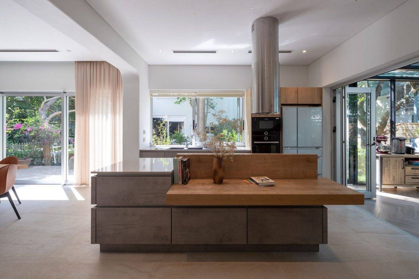 Gia chủ Hà nội rời trung tâm thành phố và xây nhà 220m2 ở ngoại ô, mỗi ngày trôi qua đều an nhiên và tự tại