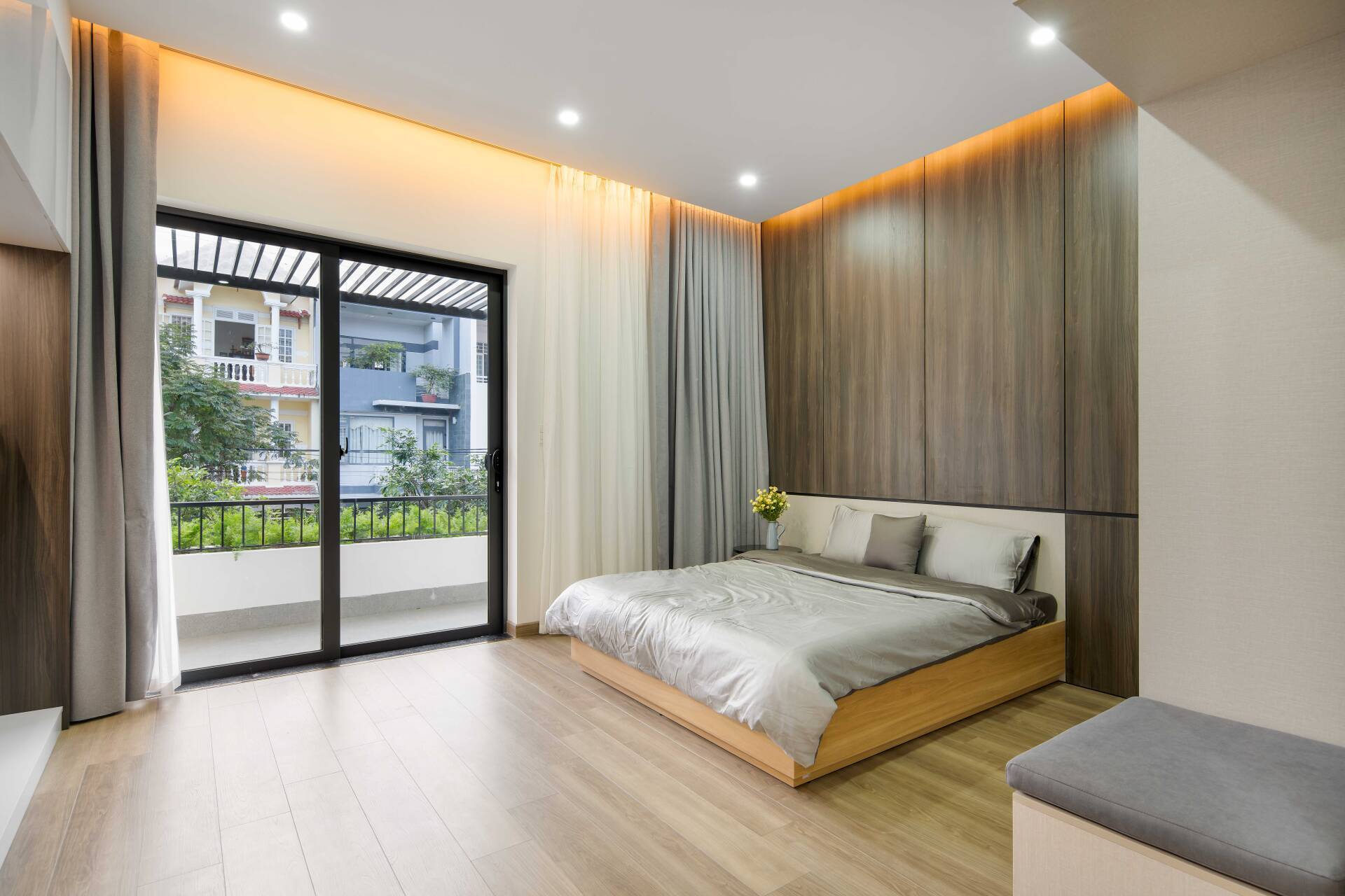 Tổng hợp 7 mẫu nhà 5x20 sở hữu thiết kế hiện đại, linh hoạt, đề cao không gian gắn kết gia đình