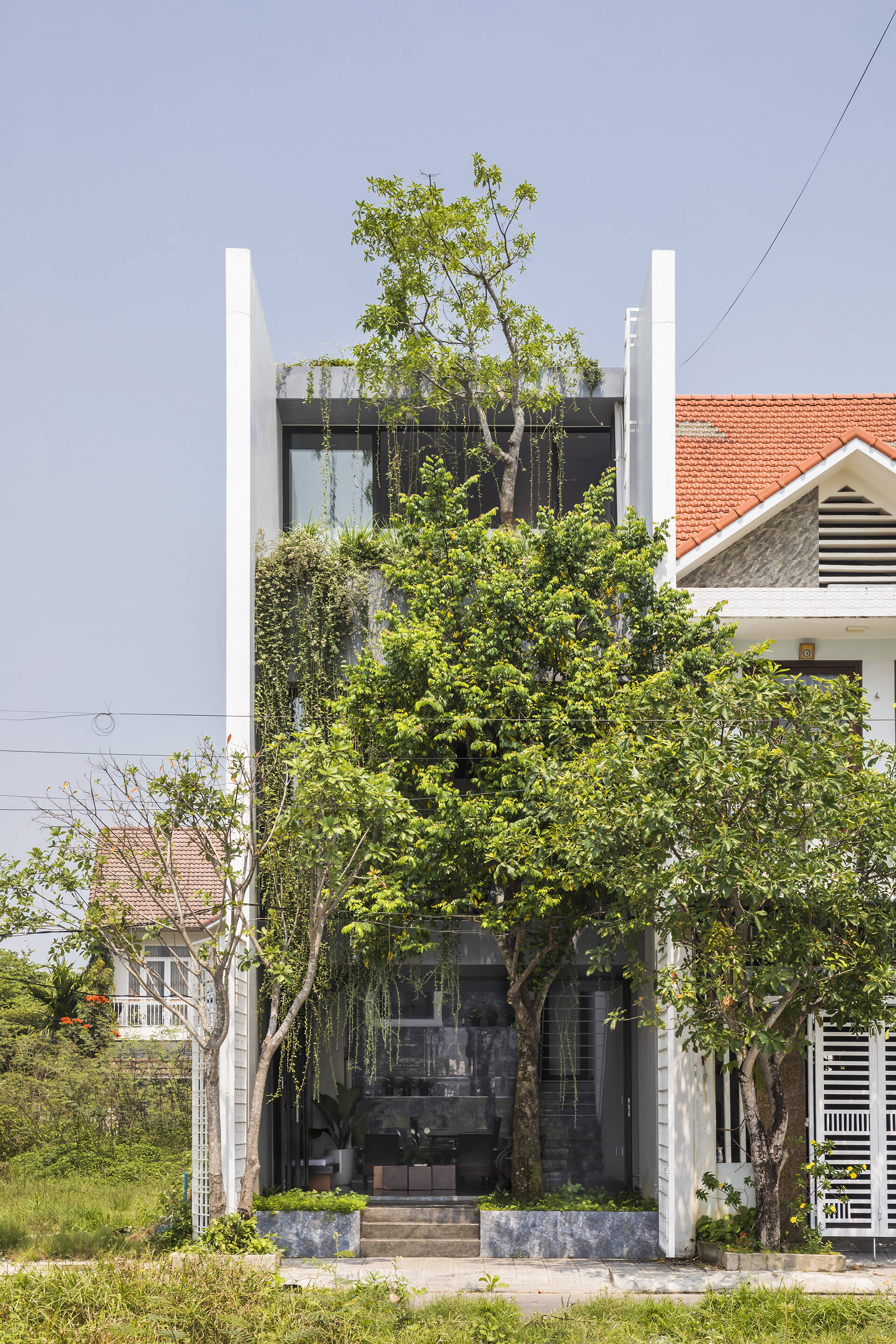 Tổng hợp 7 mẫu nhà 5x20 sở hữu thiết kế hiện đại, linh hoạt, đề cao không gian gắn kết gia đình