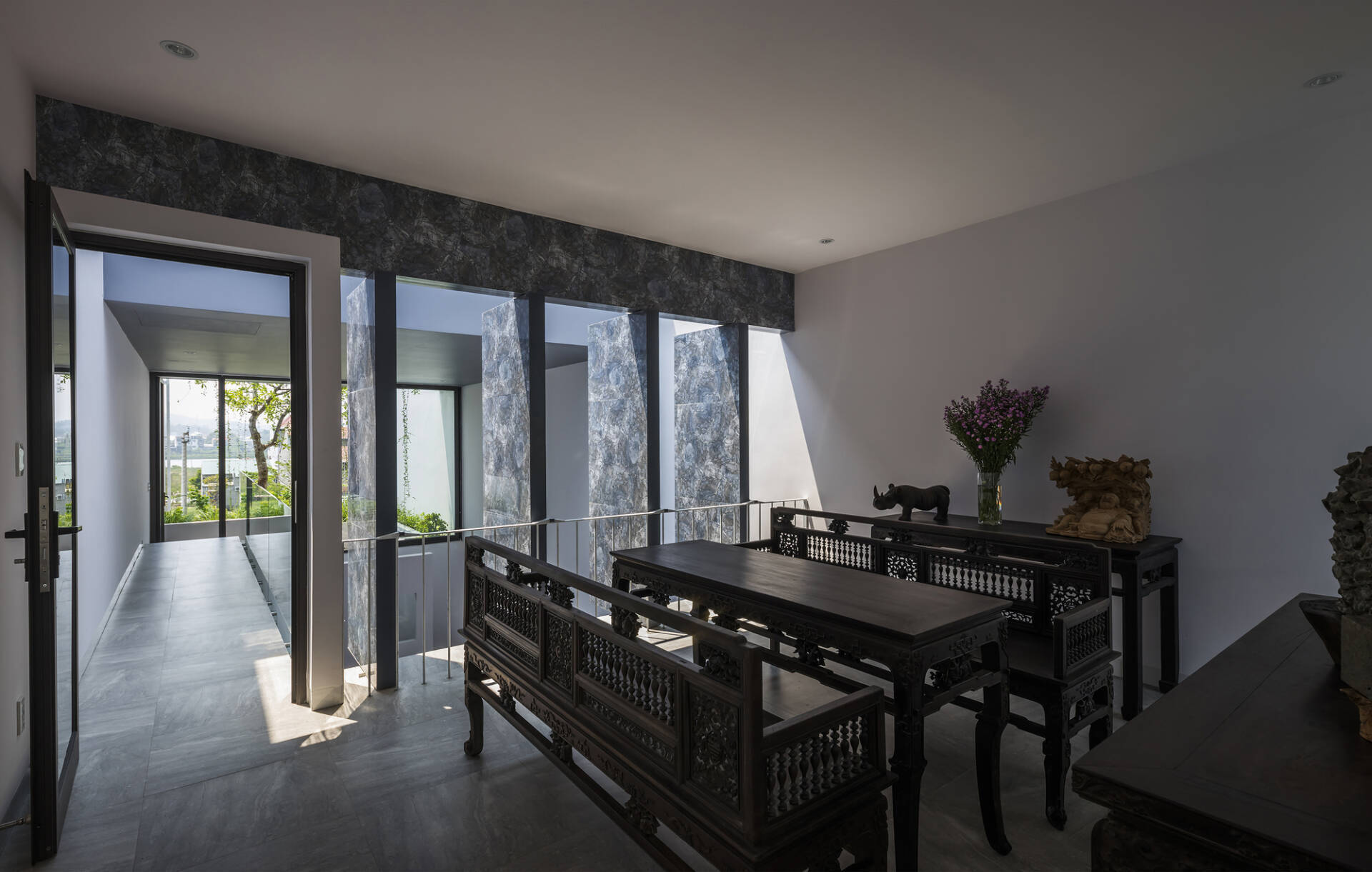 Tổng hợp 7 mẫu nhà 5x20 sở hữu thiết kế hiện đại, linh hoạt, đề cao không gian gắn kết gia đình