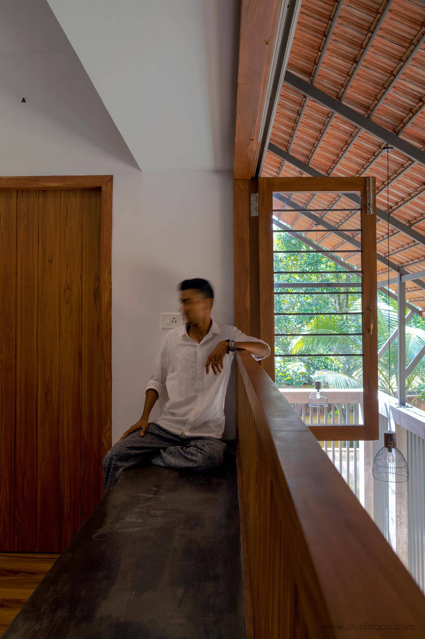 Hít thở không khí trong veo, mát lạnh trong không gian nhà quê giữa thời tiết của vùng nhiệt đới xích đạo