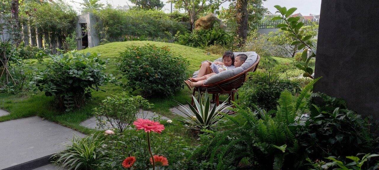 Xa quê 20 năm để lập nghiệp, đôi vợ chồng về lại cố hương xây biệt thự, dành riêng 600m2 cho sân vườn xanh ngát